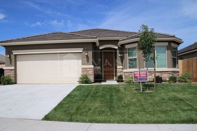 Primary Photo - Beautiful Home for rent in Visalia, Ca