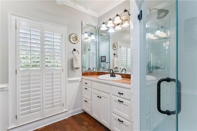 Building Photo - 125 Pine Valley