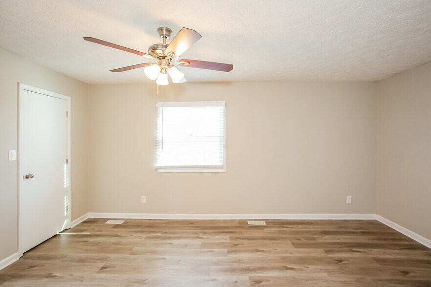 Building Photo - 5945 Terrytown Pkwy