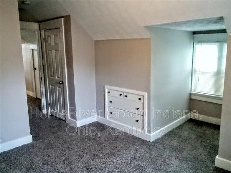 Building Photo - 1328 Wakefield Ave