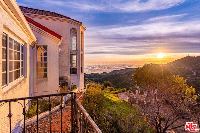 Building Photo - 501 Sadie Rd