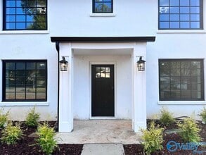 Building Photo - 1122 NE Wellman Ave