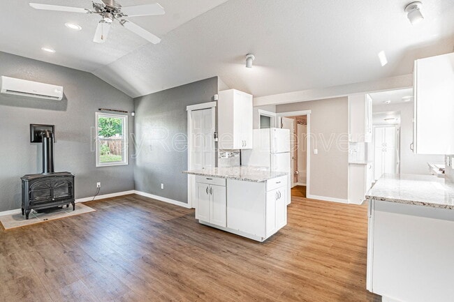 Building Photo - 6405 W Jefferson Pl