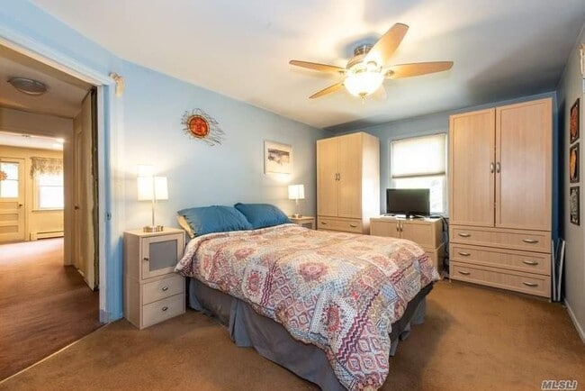 Building Photo - 341 Pin Oak Ln