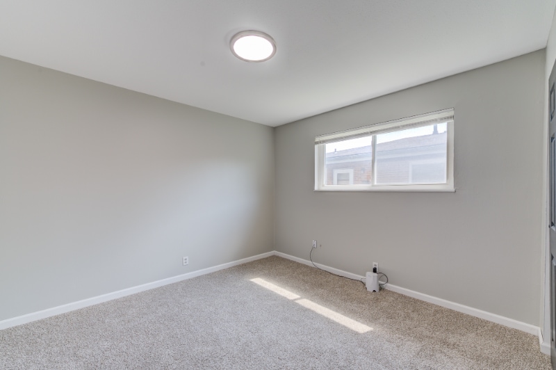Building Photo - 10760 Tropic Dr
