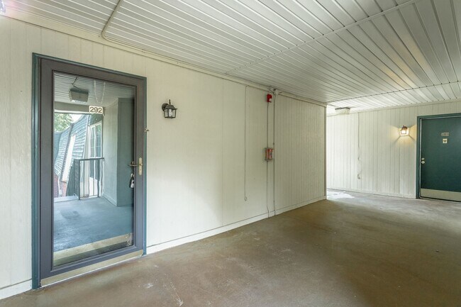Building Photo - 1 bedroom 1 bath in Signal View