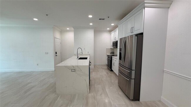 Building Photo - 16303 Enclave Village Dr