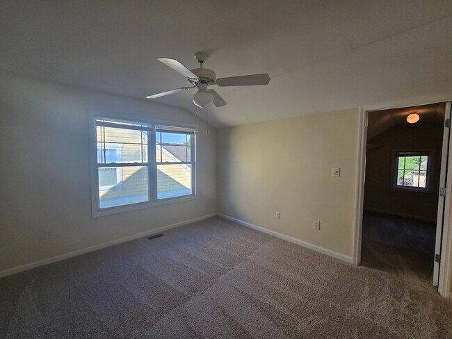 Building Photo - 165 Artisan Pl