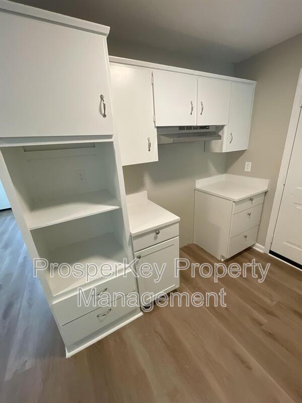 Building Photo - 941 Belvedere Dr