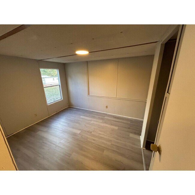 Building Photo - 4502 E Old Marion Hwy