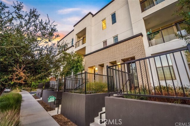 Building Photo - 103 Cadence