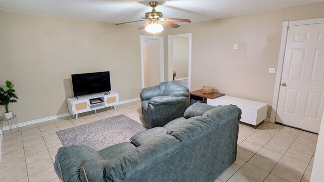 Building Photo - 10227 Gulf Meadows Dr