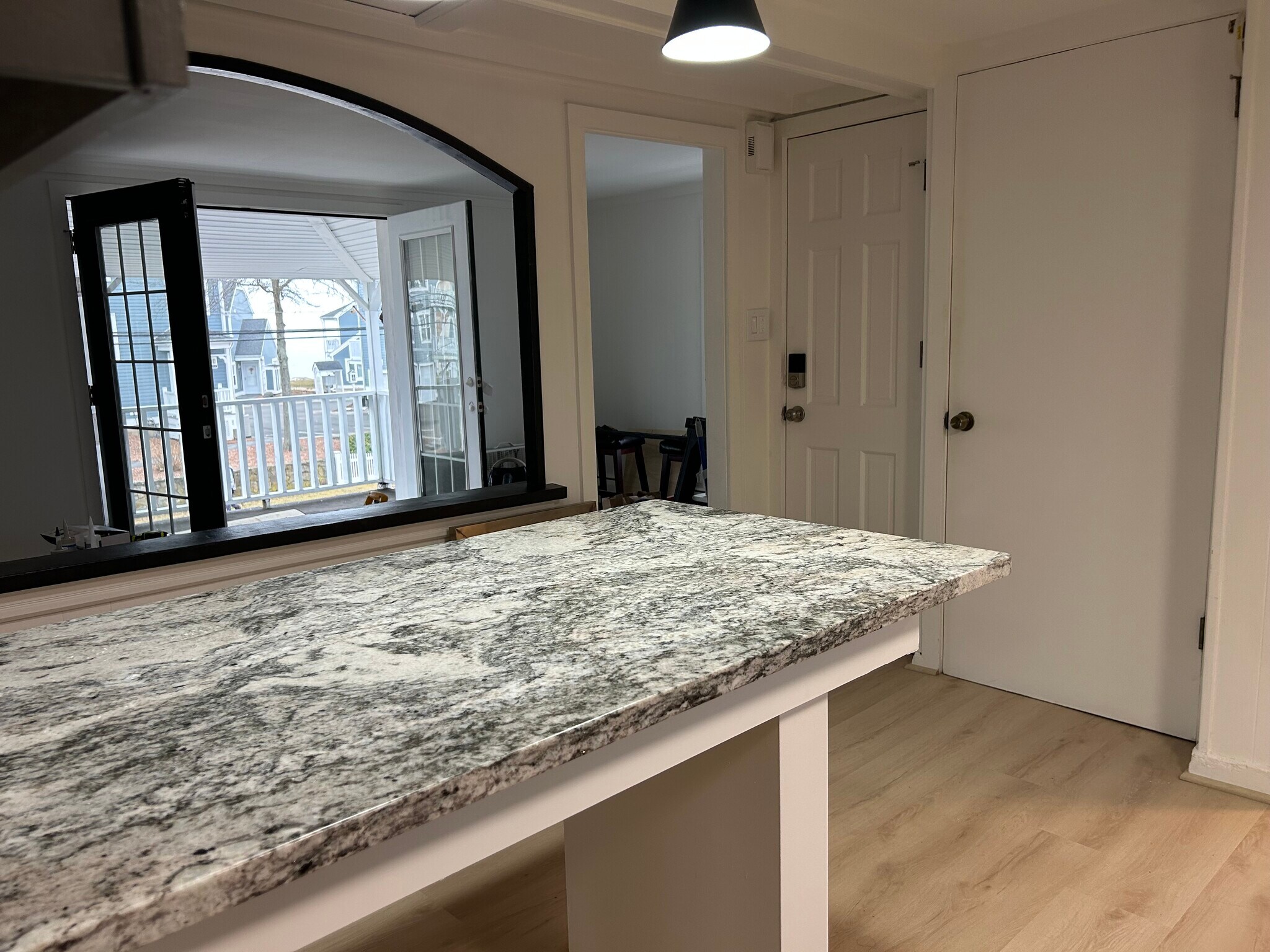 Building Photo - 85 Cosey Beach Ave