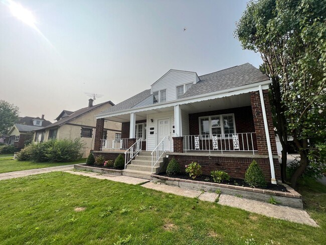 Building Photo - 19277 Dorothy Ave