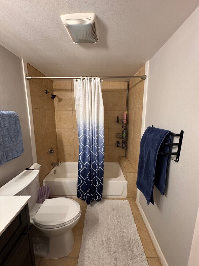 Building Photo - 2613 Dryades St