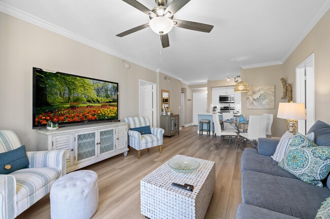 Building Photo - 720 S Sapodilla Ave