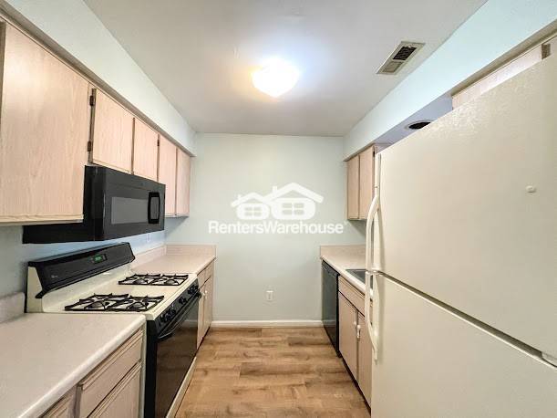 Building Photo - 6212 Heather Glen Dr