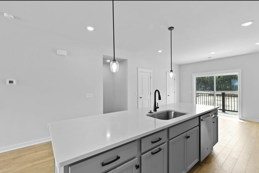 Kitchen - 421 Talbot Dr