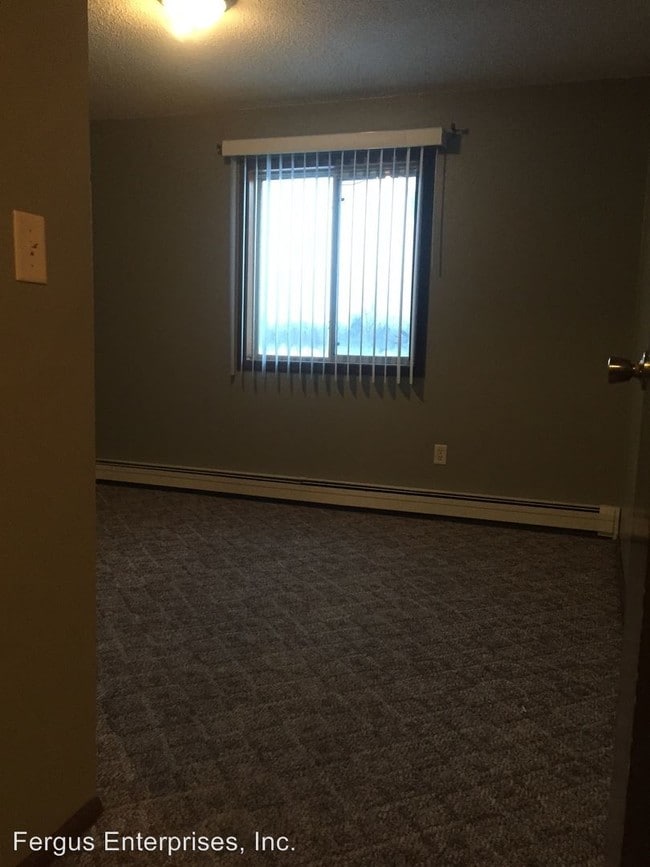 Building Photo - 1552 College Way