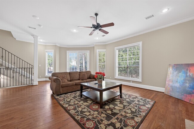 Building Photo - 105 Detering St