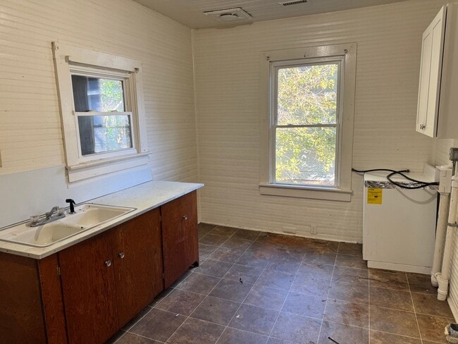 Building Photo - 2/1 House in Downtown Shelby, NC