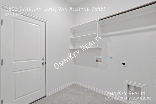 Building Photo - 1803 Gateway Ln
