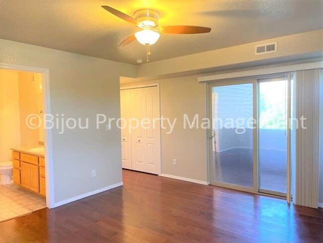 Building Photo - 6735 Delmonico Dr