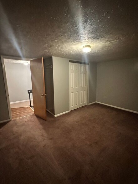 Building Photo - 5854 Hayes Rd