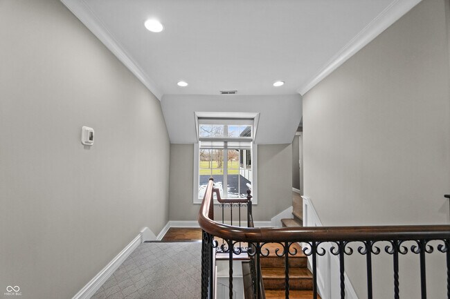 Building Photo - 1210 Golden Hill Dr