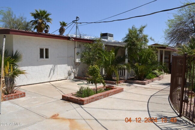 Building Photo - 658 S Palo Verde Dr