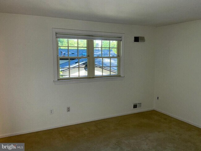 Building Photo - 4701 Red Fox Dr
