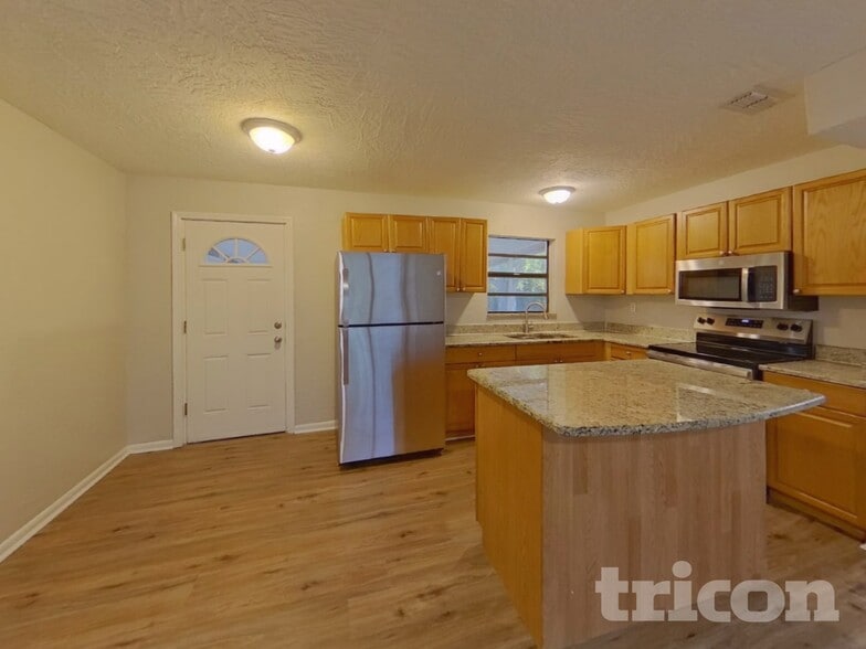 Building Photo - 2147 66th Ave S