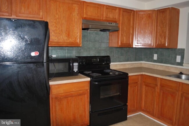 Building Photo - 4655 Whitaker Pl