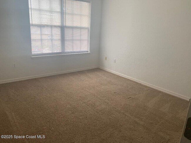 Building Photo - 105 Colibri Way