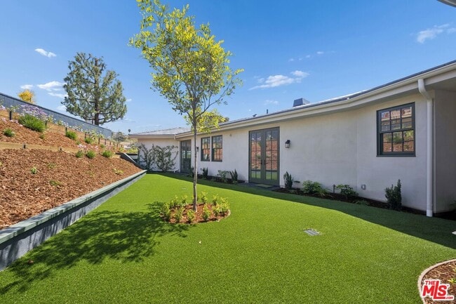 Building Photo - 15201 Mc Kendree Ave