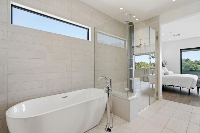 Building Photo - 4544 N Evans Dr