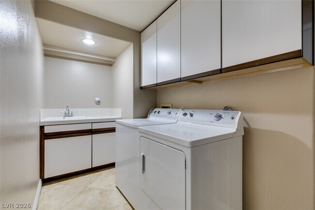 Building Photo - 54 Grossinger Ct