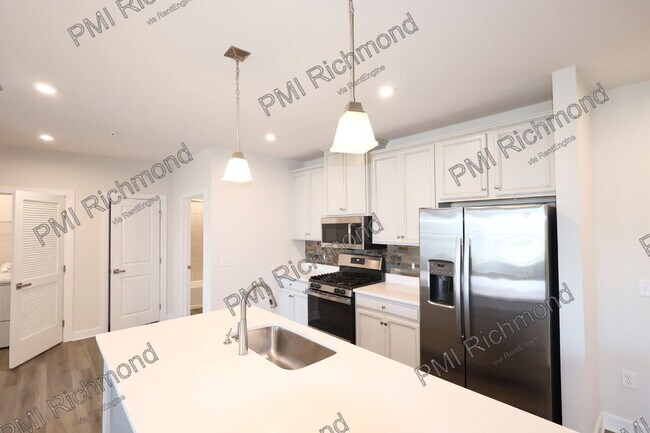 Building Photo - 3900 Maze Runner Dr