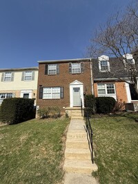 Building Photo - New Everything 4BR Townhome with Private Lower Level Suite | Stainless Kitchen | LVP + New Carpet...