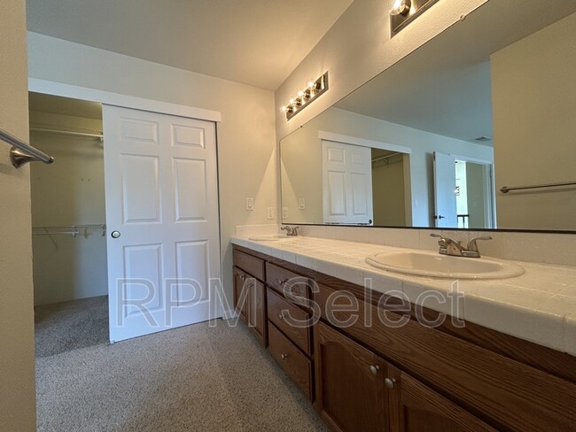 Building Photo - 1314 Jamestown Dr