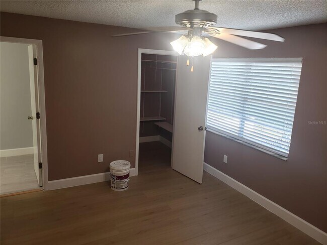 Building Photo - 14027 Village View Dr