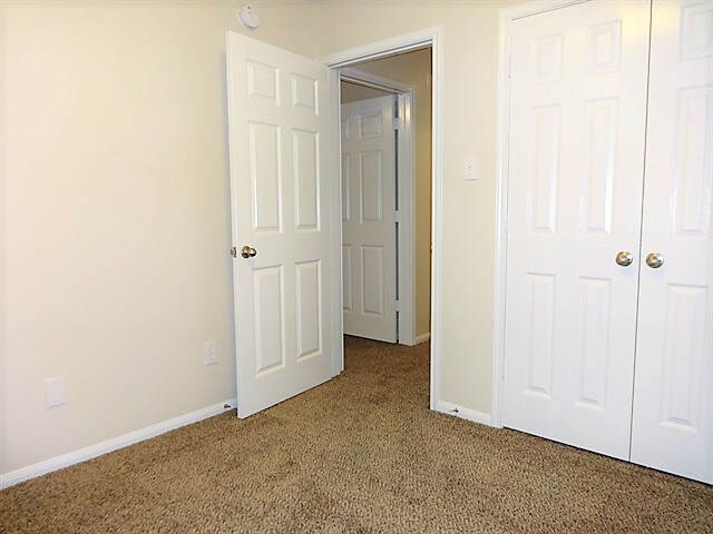 Building Photo - 2420 Avalon Trace Ln