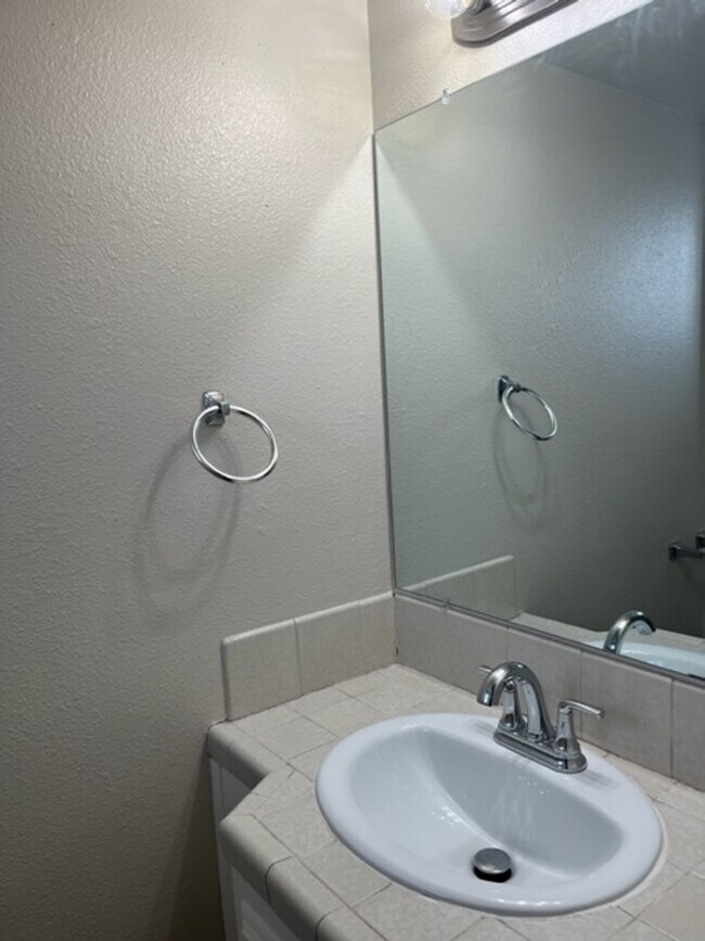 Building Photo - JP3524