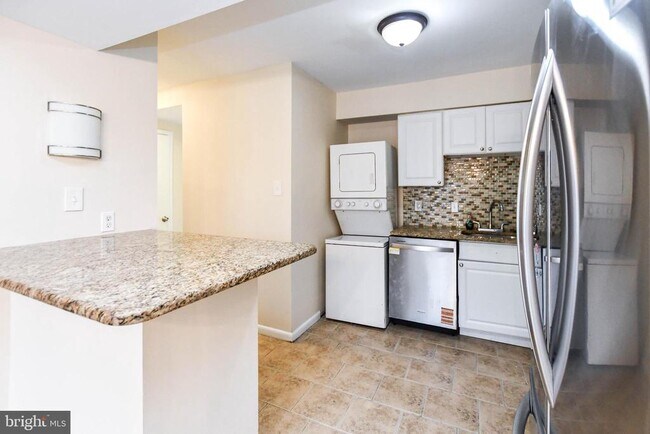 Building Photo - 11482 Laurelwalk Dr