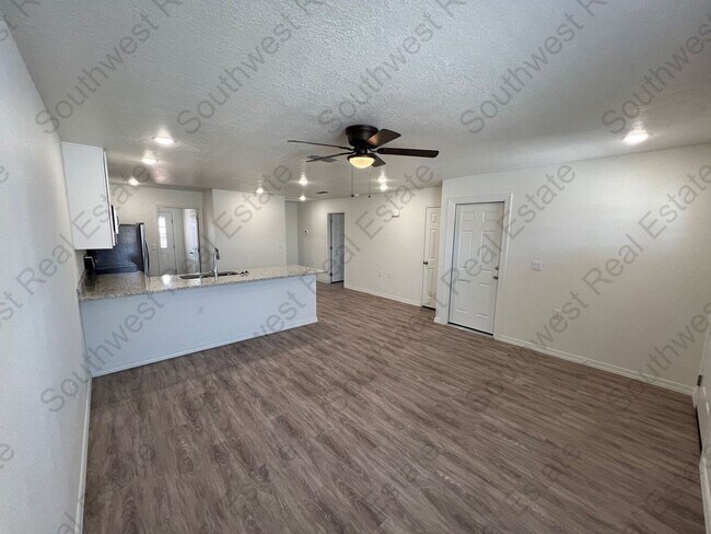 Building Photo - 2121 Bobwhite Ct