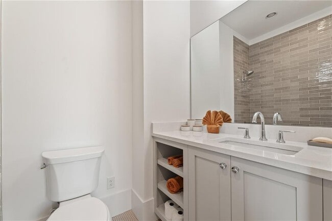 Building Photo - 10879 Serenbe Ln