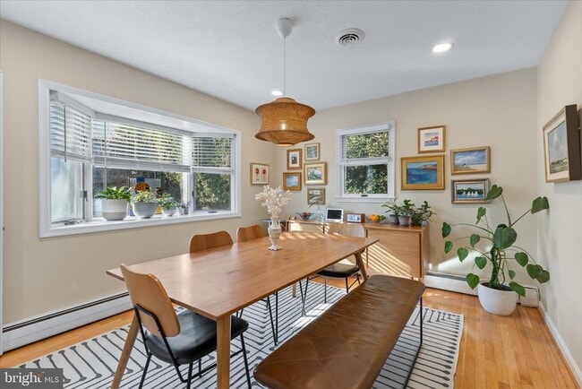 Building Photo - 10808 Hobson St