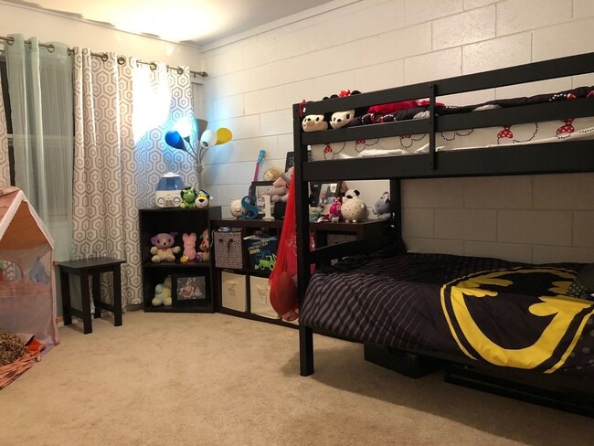 Building Photo - 4/1.5 $1950