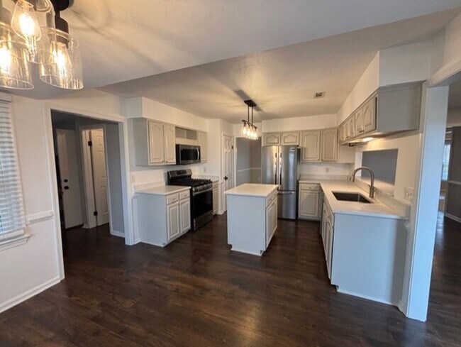 Building Photo - Cypress Point