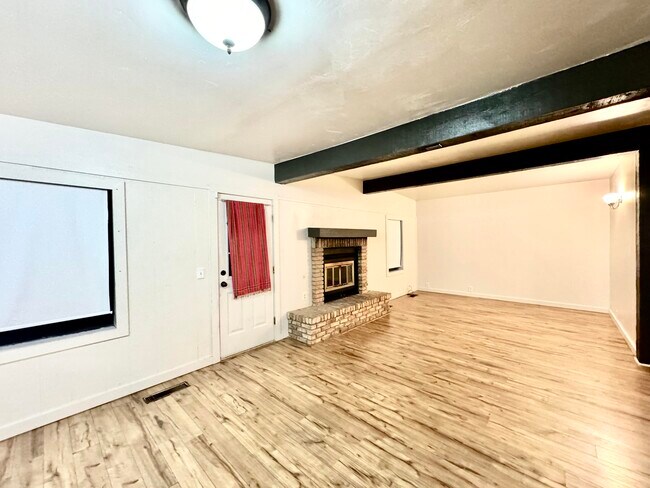 Building Photo - 2510 47th St